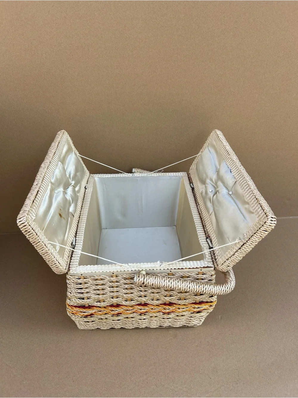 Vintage Wicker Sewing Basket Embroidered Needlepoint Lid Storage Box 70s Handle